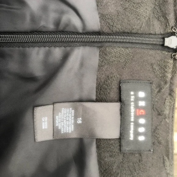 Skirt Black with belt size 16 - Picture 9 of 11